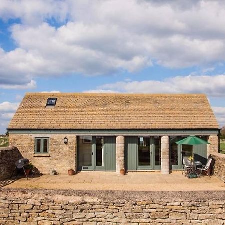 Villa Secluded Romantic Cotswolds Barn - Sleeps 2 To 4 - Near Cirencester - Dog Friendly Kemble Exterior foto