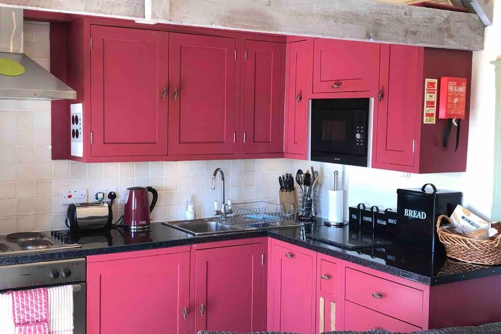 Villa Secluded Romantic Cotswolds Barn - Sleeps 2 To 4 - Near Cirencester - Dog Friendly Kemble Exterior foto